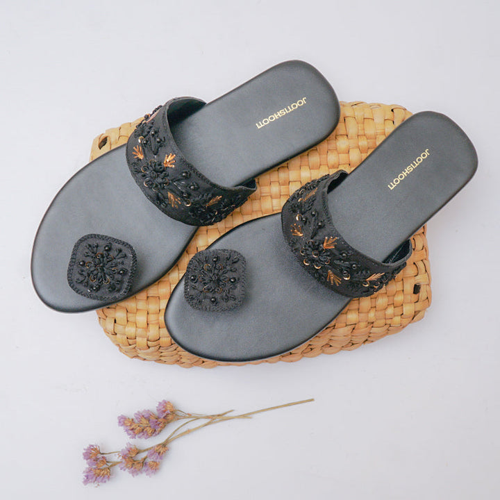 Chameli Black Slides - Waniyas