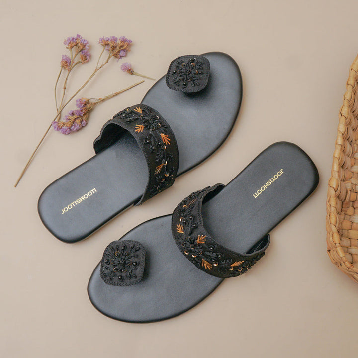 Chameli Black Slides - Waniyas