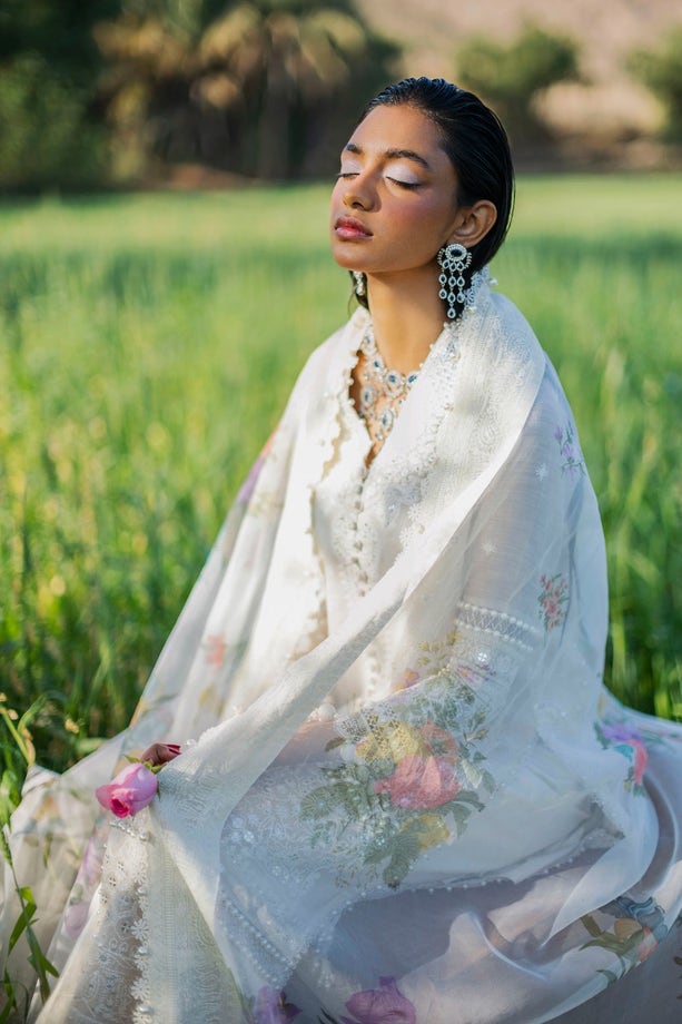 Sana Safinaz | Luxury Lawn Collection | 005A - Waniyas