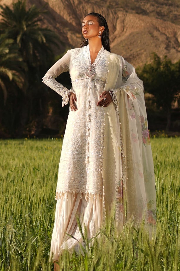 Sana Safinaz | Luxury Lawn Collection | 005A - Waniyas