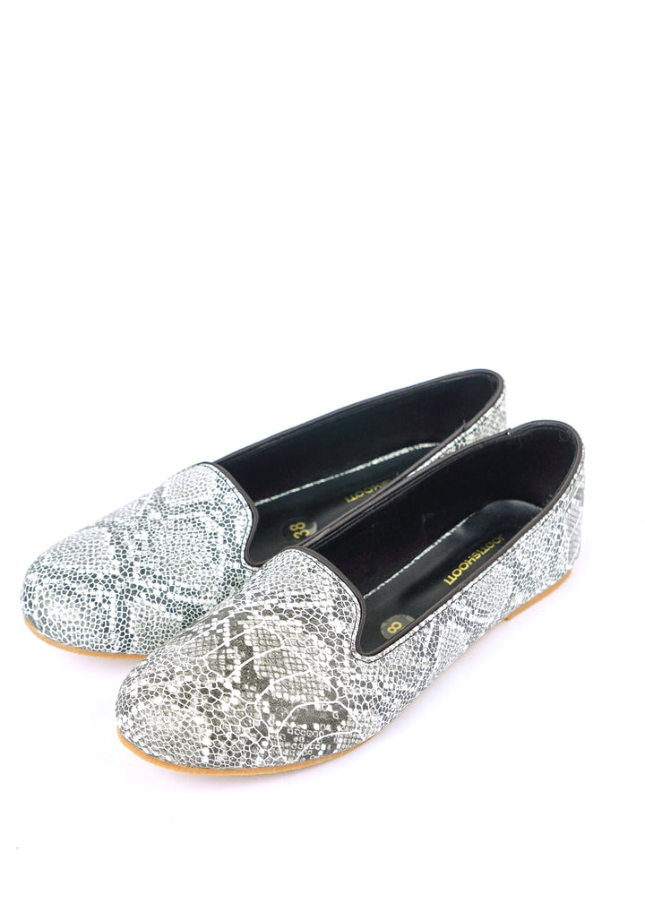 Monochrome Textured Loafers - Waniyas